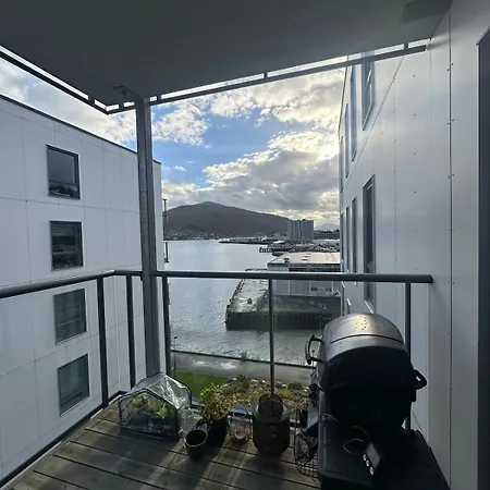 Oasis, Close To The Centre With Good Bus Connections Tromsø