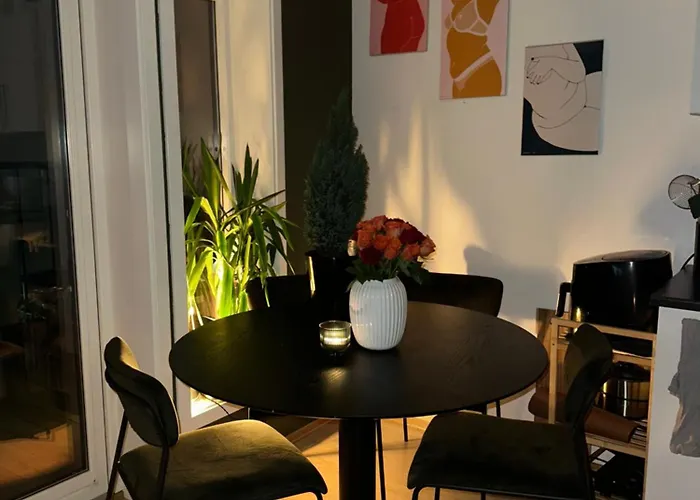 Oasis, Close To The Centre With Good Bus Connections *